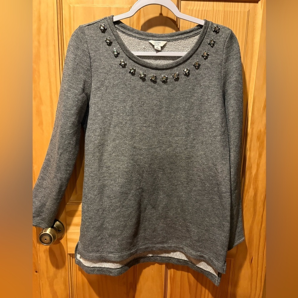 Crown & Ivy Gray Embellished Sweatshirt/tunic women’s M